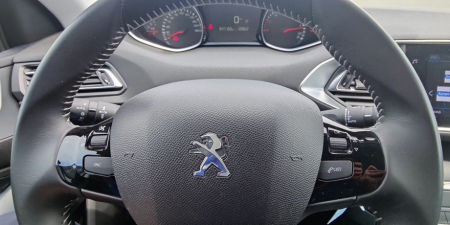 Peugeot 308 II STYLE 1.5 BLUE-HDI 100