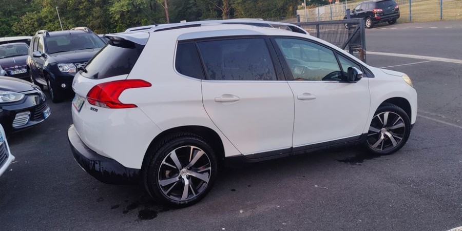 Peugeot 2008 URBAN CROSS 1.6 BLUE-HDI 100 S&S