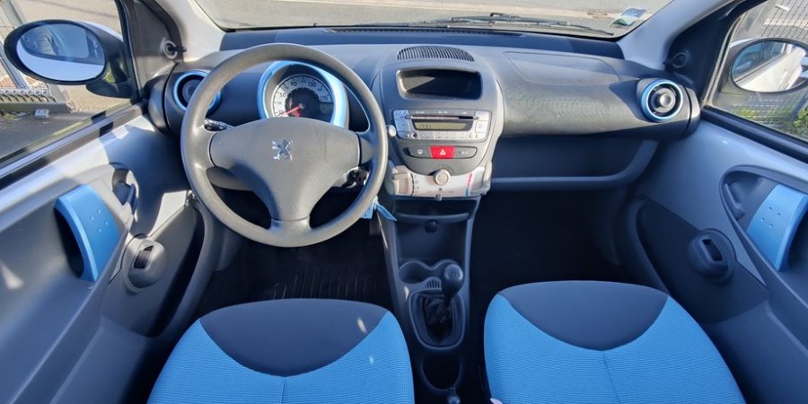 Peugeot 107 1.0L 70 / URBAN MOVE