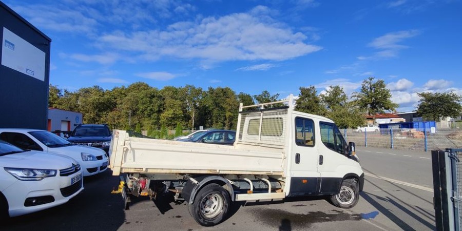 Iveco 35C13 DALLY 2.3 D 130 / 6 PLACES