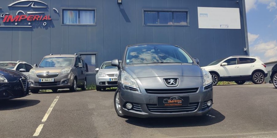 Peugeot 5008 7 PLACES 1.6 HDI 112 / PREMIUM