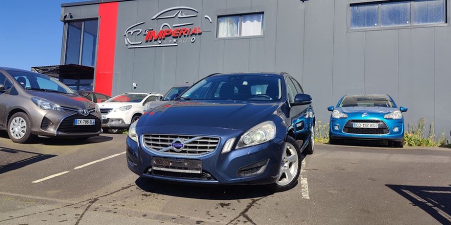 Volvo V60 II MOMENTUM AUTOMATIQUE 2.0T 203 CV