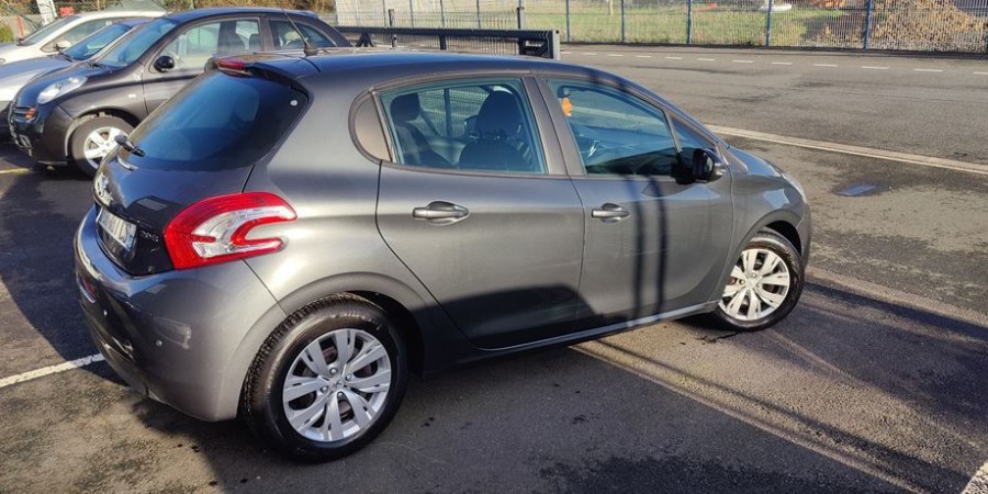 Peugeot 208 VENTE A PROFESSIONNEL AUTO 1.2 VTI 82 / ACTIVE