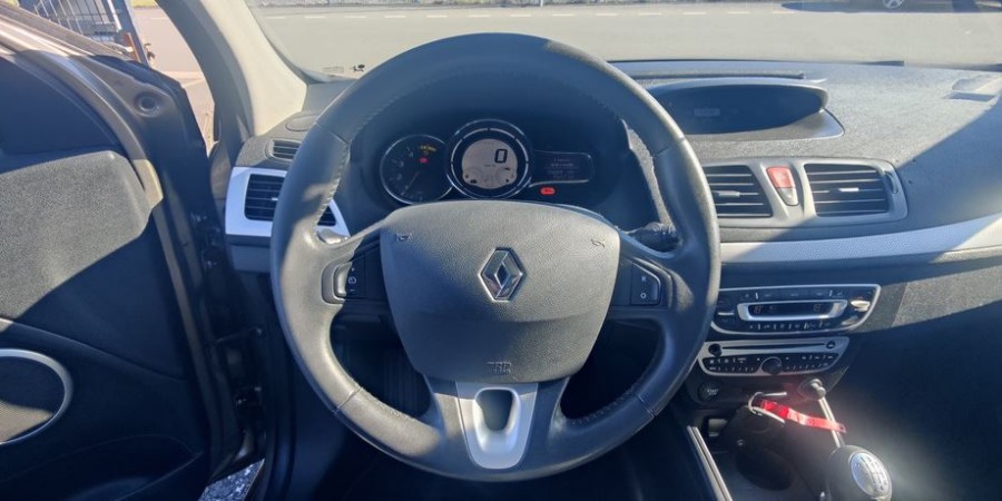 Renault Mégane III 1.9 DCI 130 CV / DYNAMIQUE 5P