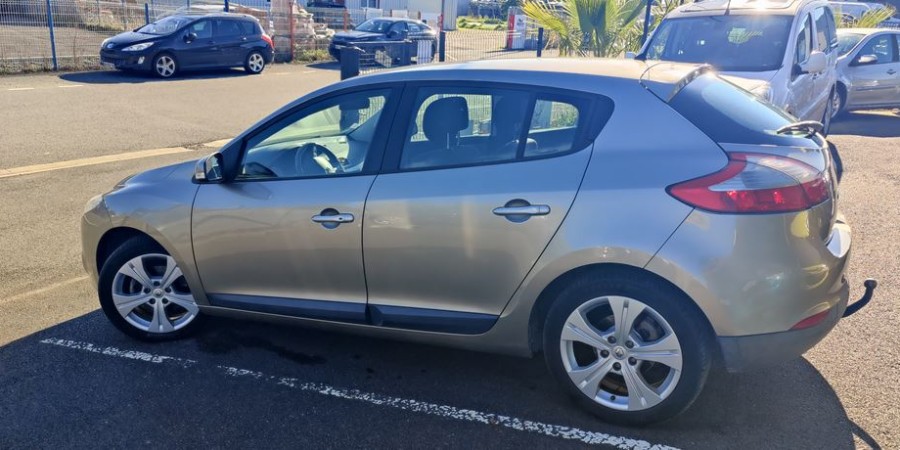 Renault Mégane III 1.9 DCI 130 CV / DYNAMIQUE 5P