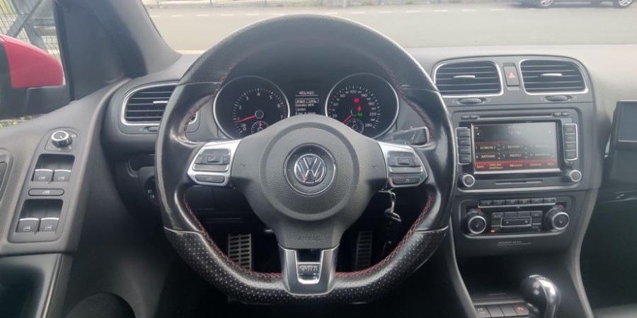 Volkswagen Golf VI GTI DSG6 2.0 TSI 211 CV