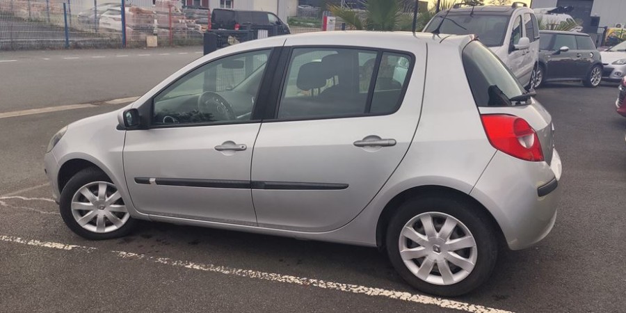 Renault Clio 3 1.2 16V 75 CV / EDITION DYNAMI