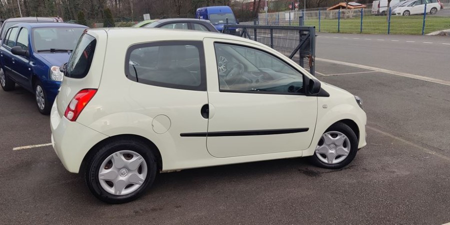 Renault Twingo II 1.2L 75 CV 16V